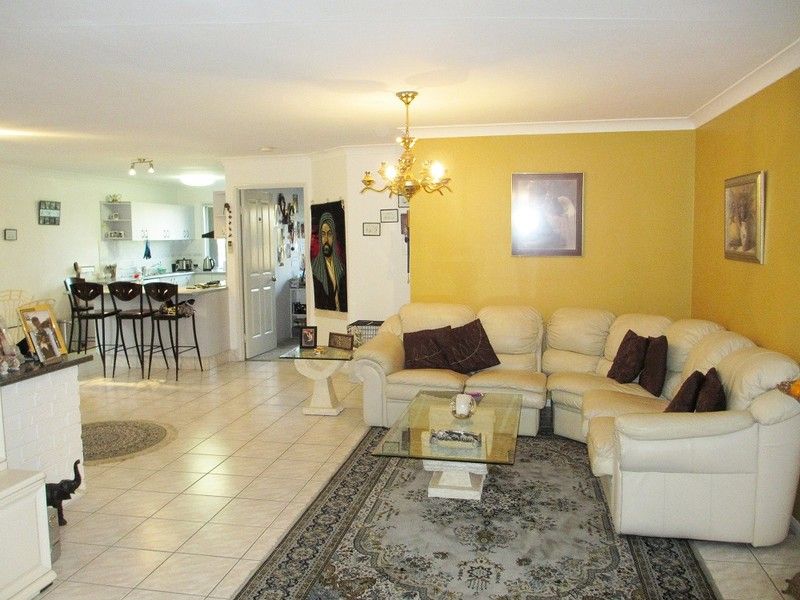 13 Oak Place, MACKENZIE, QLD 4156