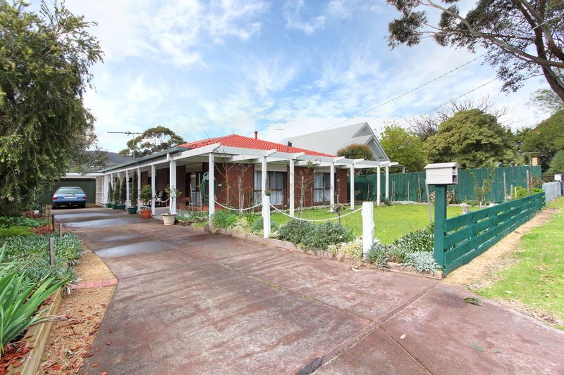 33 Lyon Street, ROSEBUD, VIC 3939