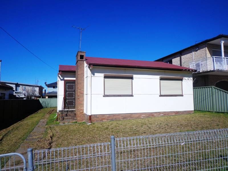4 Evans Street, FAIRFIELD HEIGHTS NSW 2165