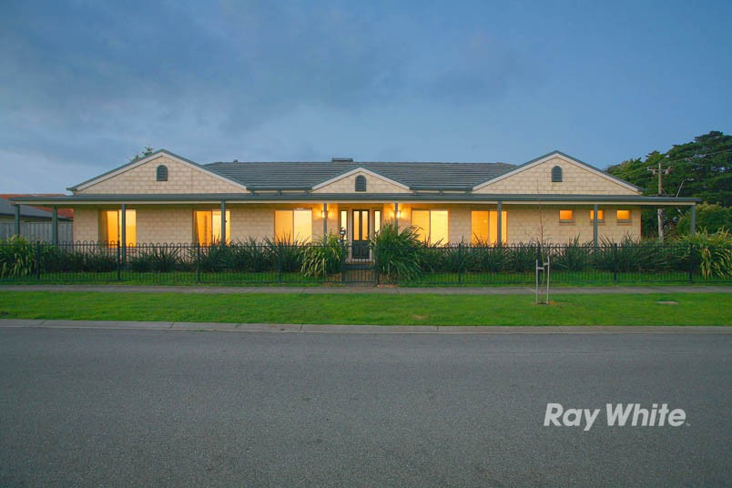 17 Satin Street, CRANBOURNE, VIC 3977