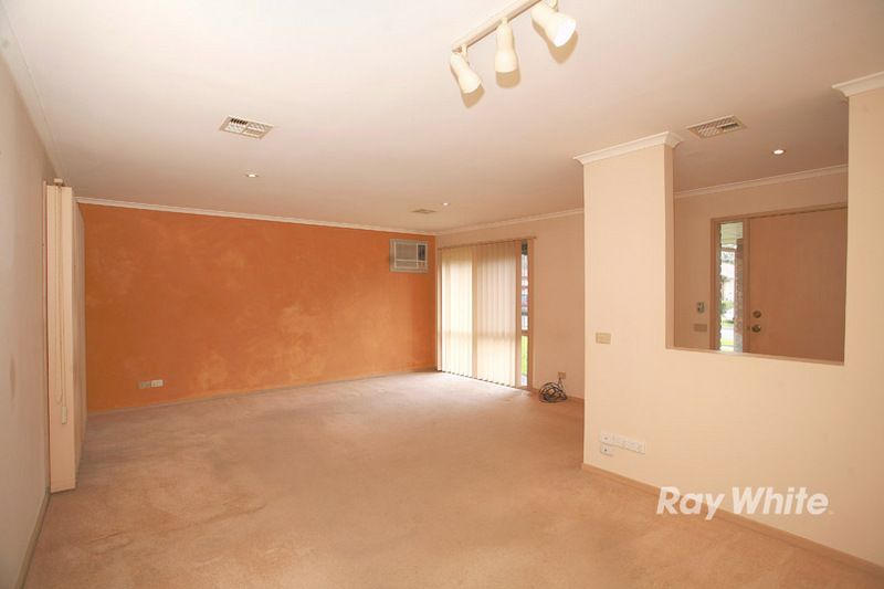 16 Horsfield Street, CRANBOURNE NORTH, VIC 3977