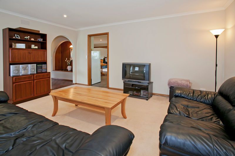 9 Pinecrest Drive, HIGHTON, VIC 3216