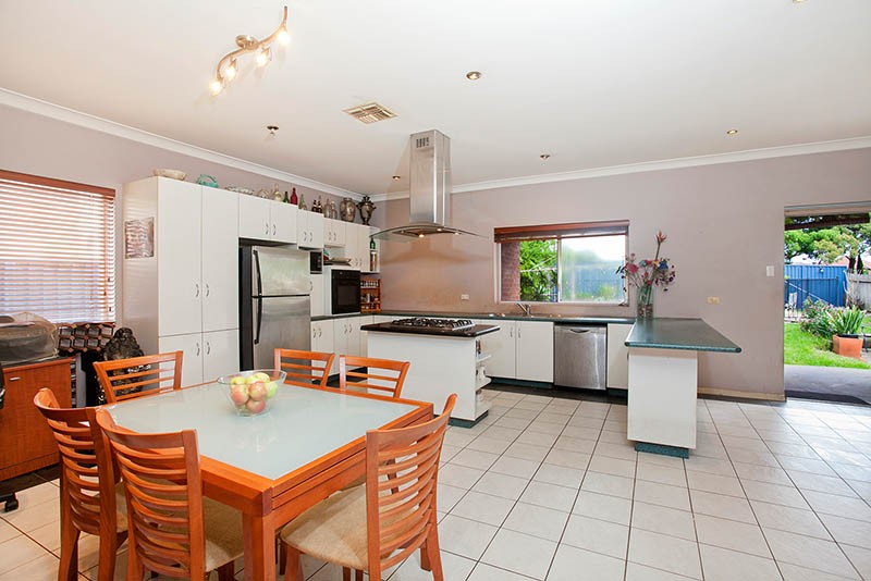 17 Monaro Avenue, KINGSGROVE, NSW 2208