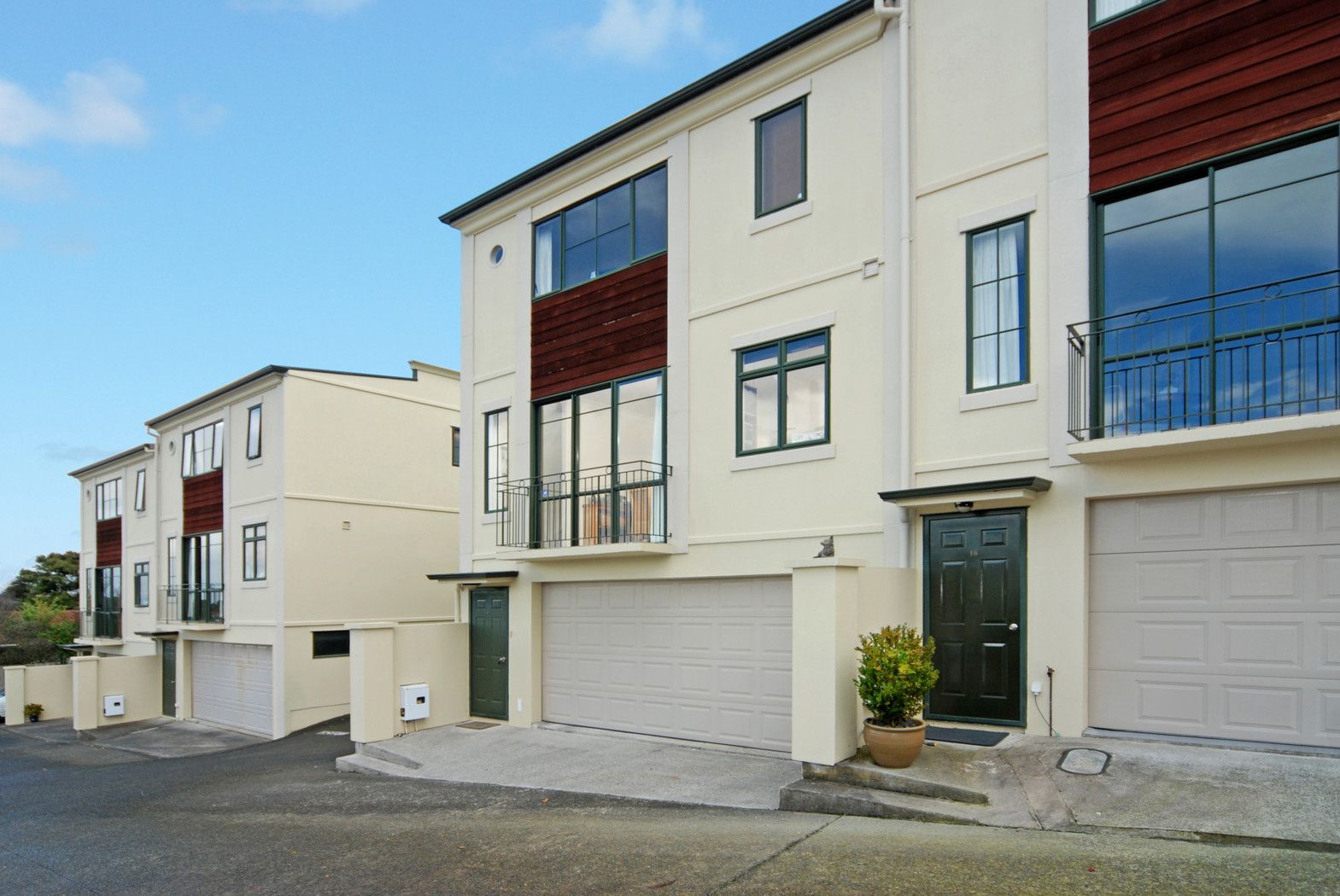 17/69 Target Road, GLENFIELD, North Shore City