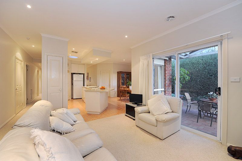 12 Willow Road, UPPER FERNTREE GULLY, VIC 3156