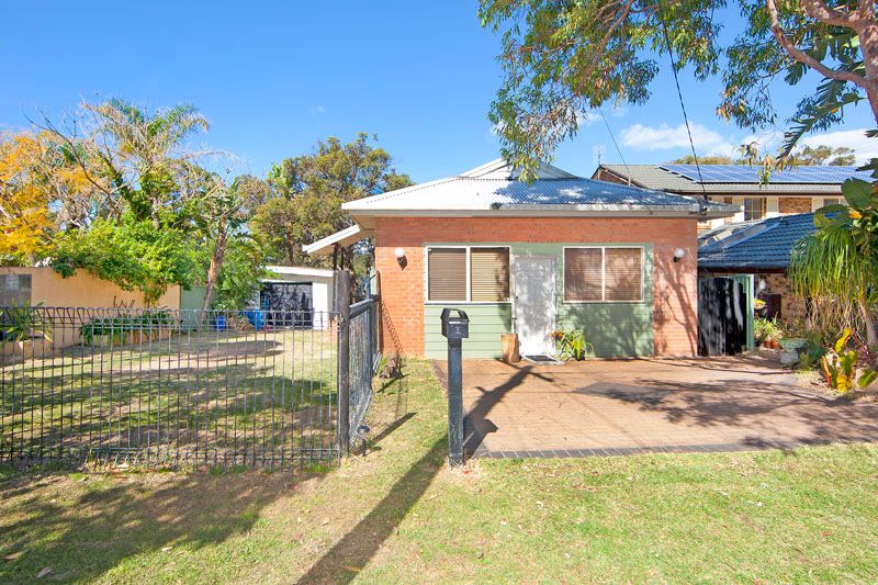 10 Winbin Crescent, GWANDALAN, NSW 2259