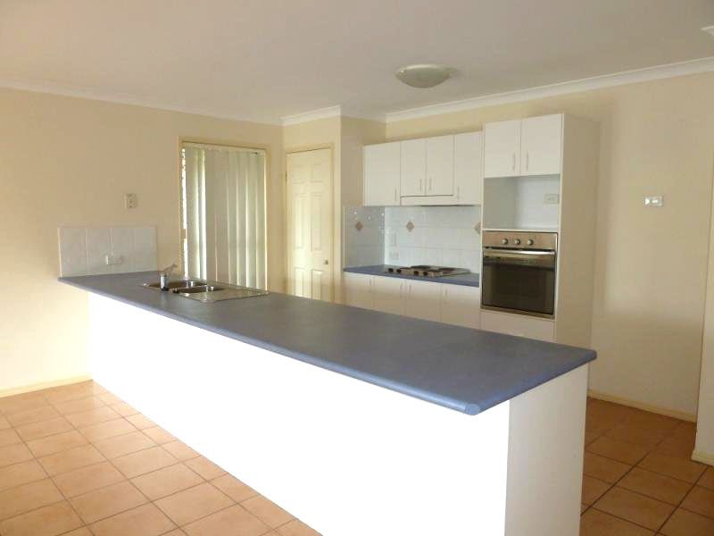 19 Sunningdale Street, OXLEY, QLD 4075