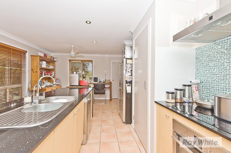 27A Hayward Avenue, CASHMERE, QLD 4500