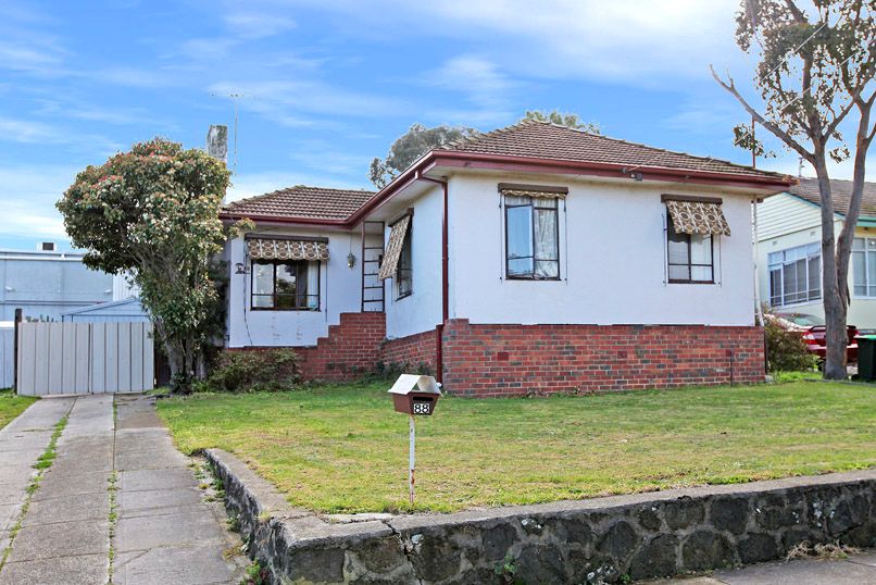 88 Summerhill Road, RESERVOIR VIC 3073
