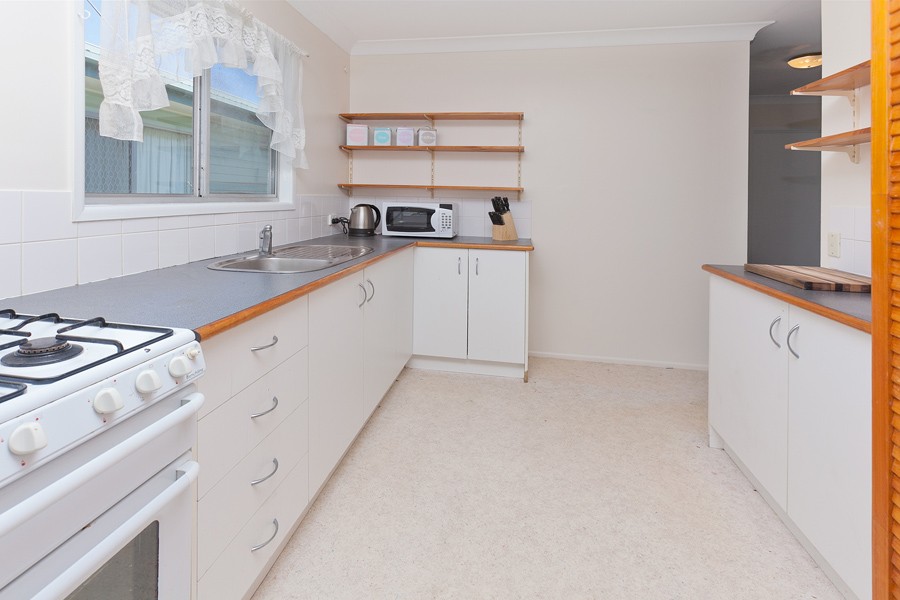 21 Corn Street, HOLLAND PARK WEST, QLD 4121