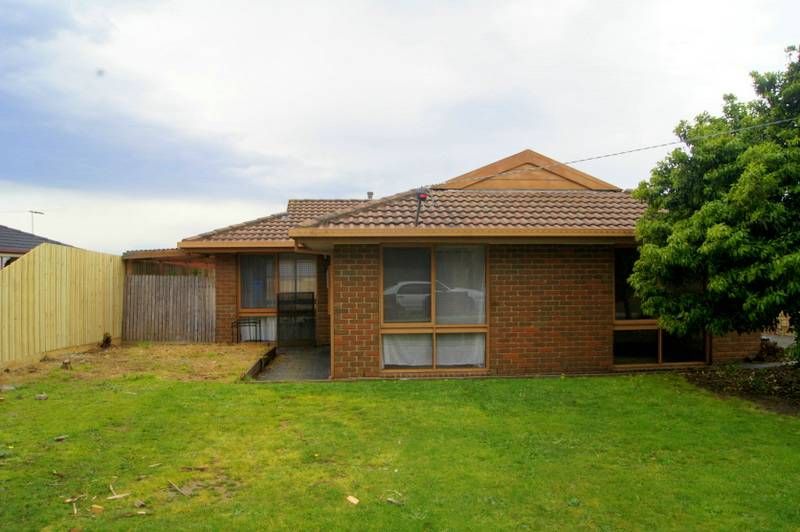 22 TEMPLER Avenue, HAMPTON PARK VIC 3976