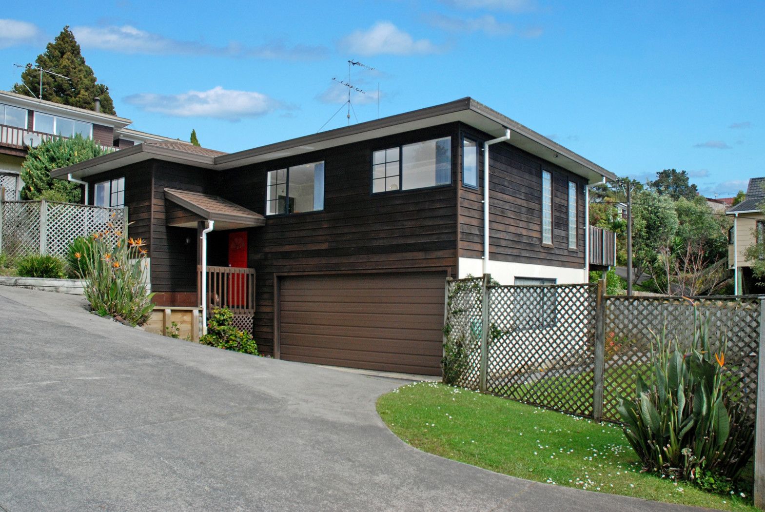 1/129a Manuka Road, GLENFIELD, North Shore City