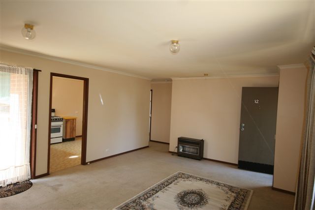 12 Dunn, QUEANBEYAN WEST, NSW 2620