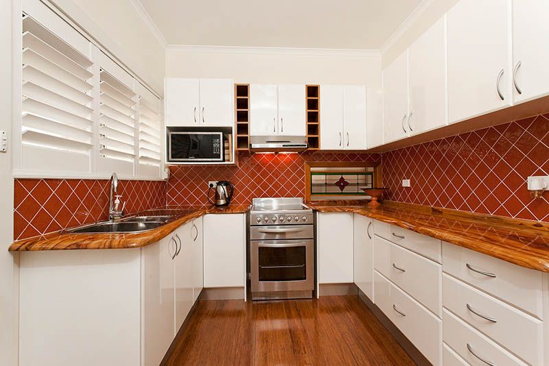 25 Deakin Street, OAK FLATS, NSW 2529