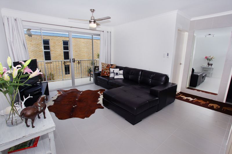 9 / 35 Burgess Street, KINGS BEACH, QLD 4551