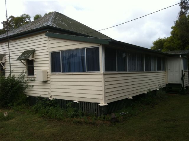 24 Eton Street, CAMBOOYA, QLD 4358