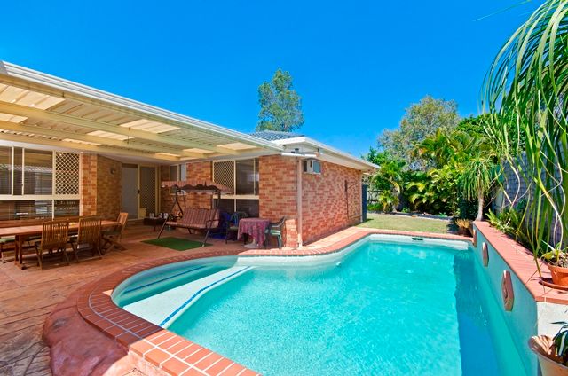 35 Harrier Drive, BURLEIGH WATERS QLD 4220