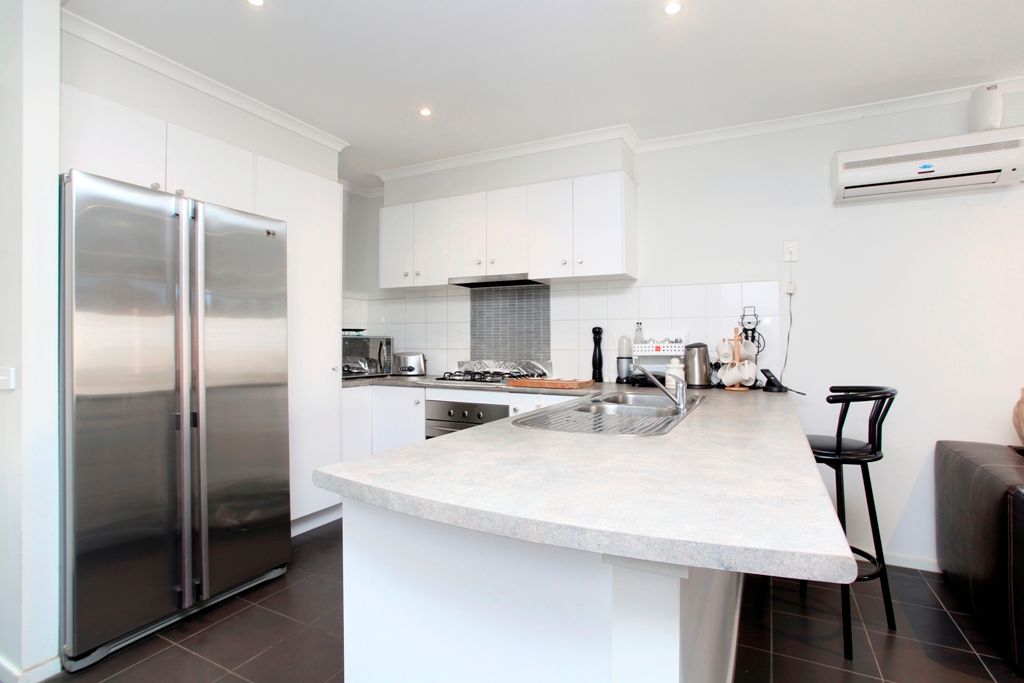 15 Melzak Way, BERWICK, VIC 3806
