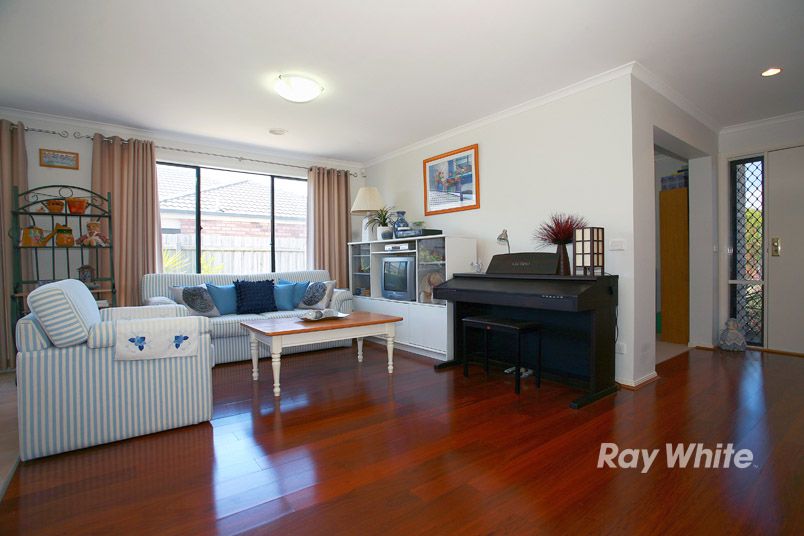 15 Osmington Circle, NARRE WARREN SOUTH, VIC 3805