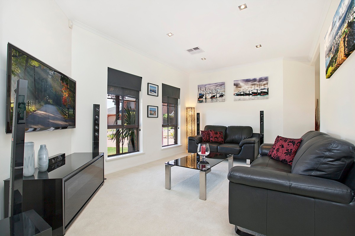 15 Lefkas Court, SEATON, SA 5023