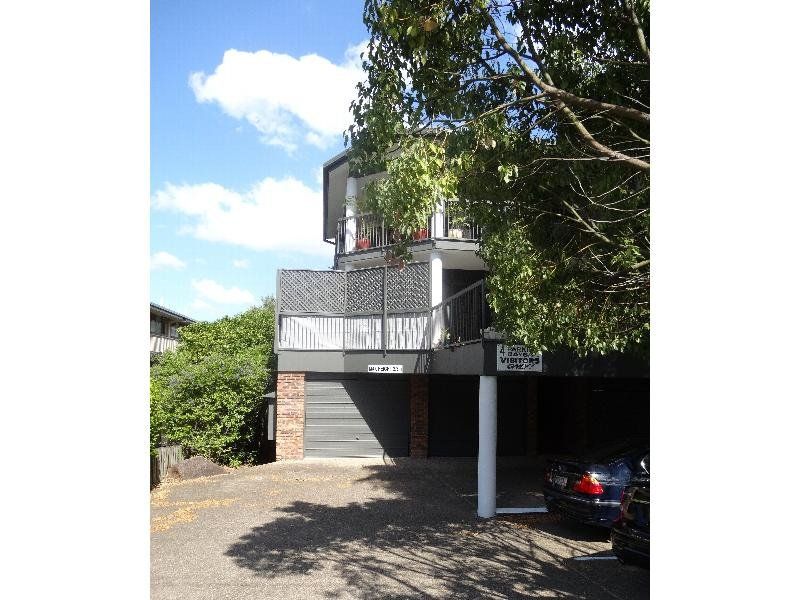 16 Foxton Street, INDOOROOPILLY QLD 4068