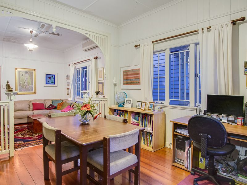 77 Victoria Terrace, GREENSLOPES, QLD 4120