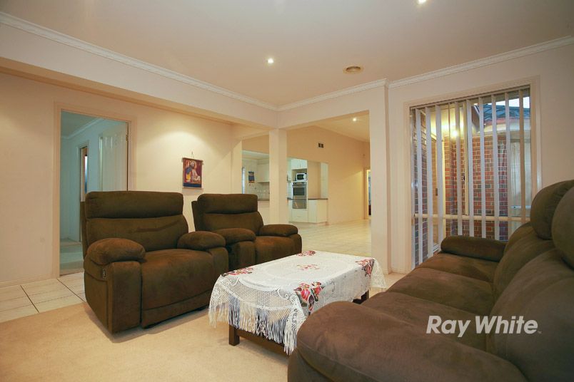 10 Brindalee Place, CRANBOURNE, VIC 3977