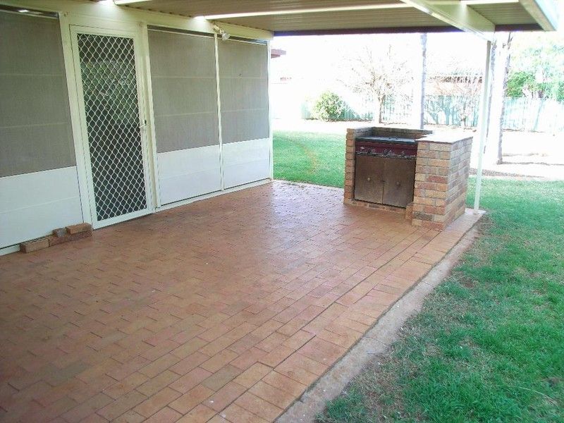 8 Barwon Way, DUBBO, NSW 2830
