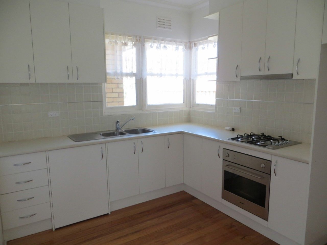 154 Kangaroo Road, HUGHESDALE, VIC 3166