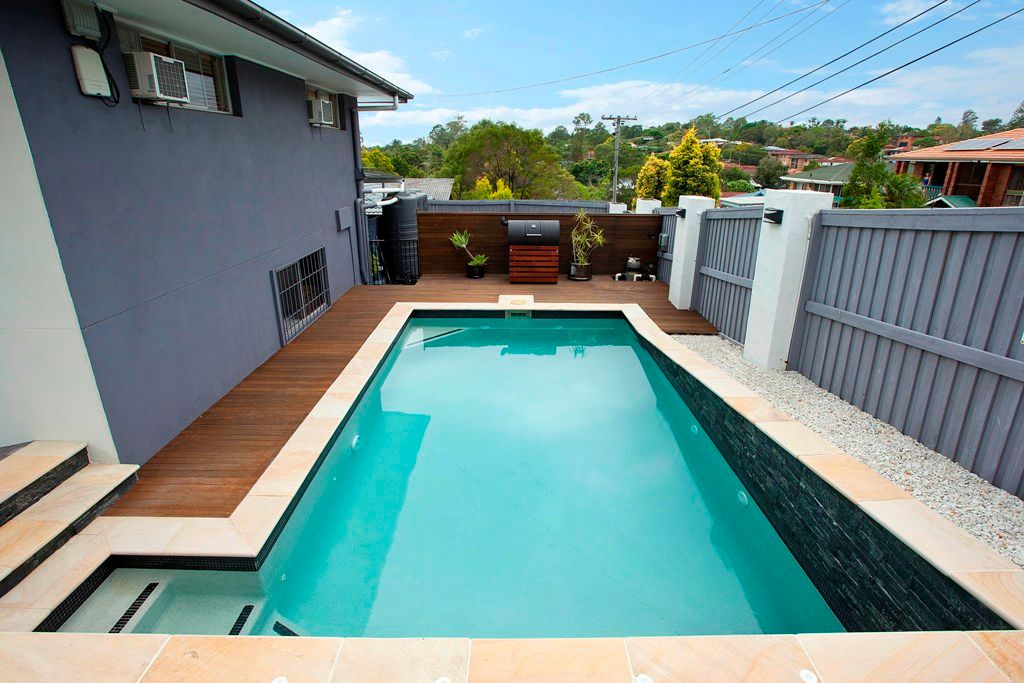 8 Peterglen Street, WISHART, QLD 4122