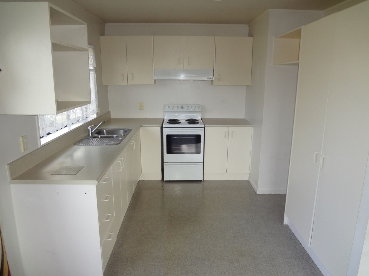27a  Kopara Place, MANUREWA, Manukau City