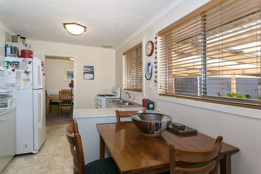 8 Riddle Drive, MELTON, VIC 3337