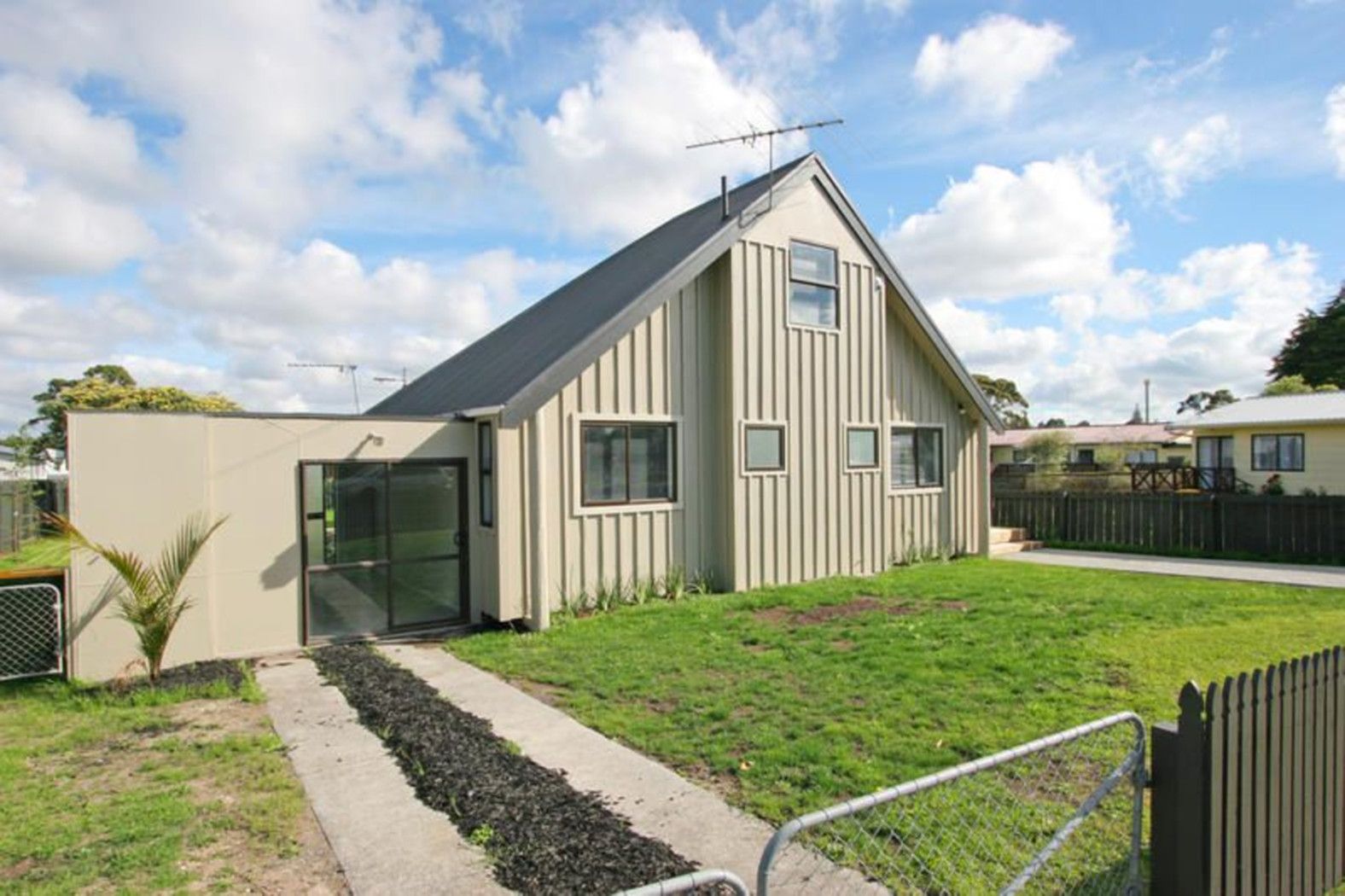 4 Trevor Hosken Drive, MANUKAU, Manukau City