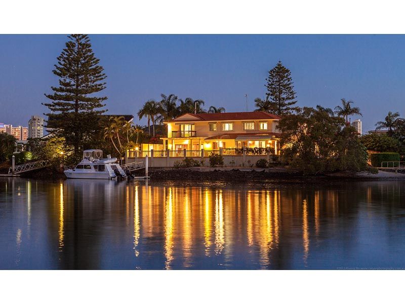 74 The Promenade, ISLE OF CAPRI, QLD 4217