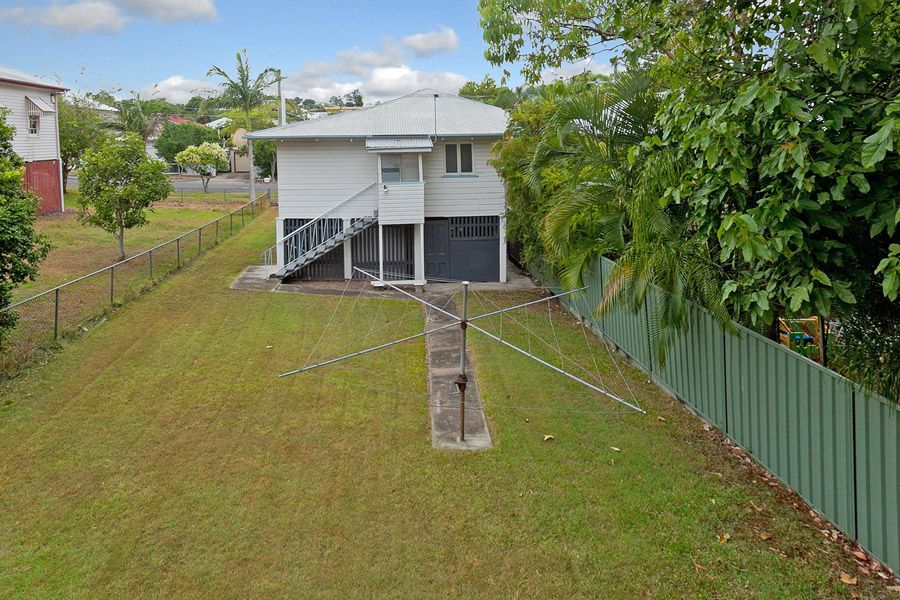 61 Henry Street, GREENSLOPES, QLD 4120