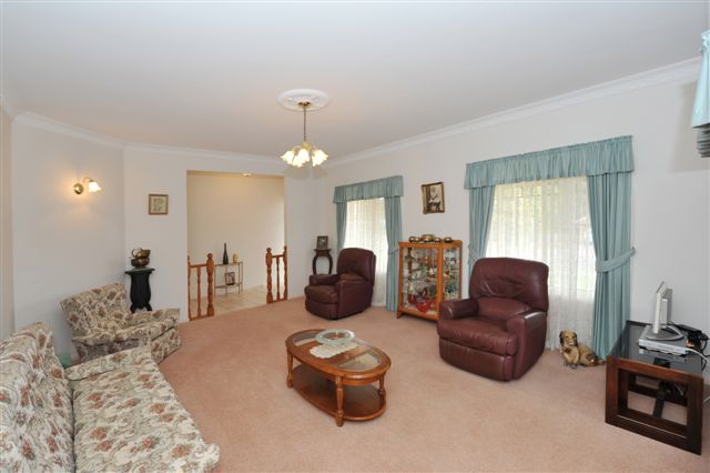 3 Ironbark Court, HIGHFIELDS, QLD 4352