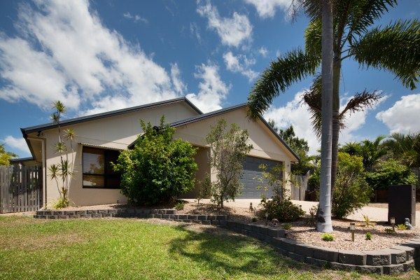 11 Fuji Court, MOUNT LOUISA QLD 4814