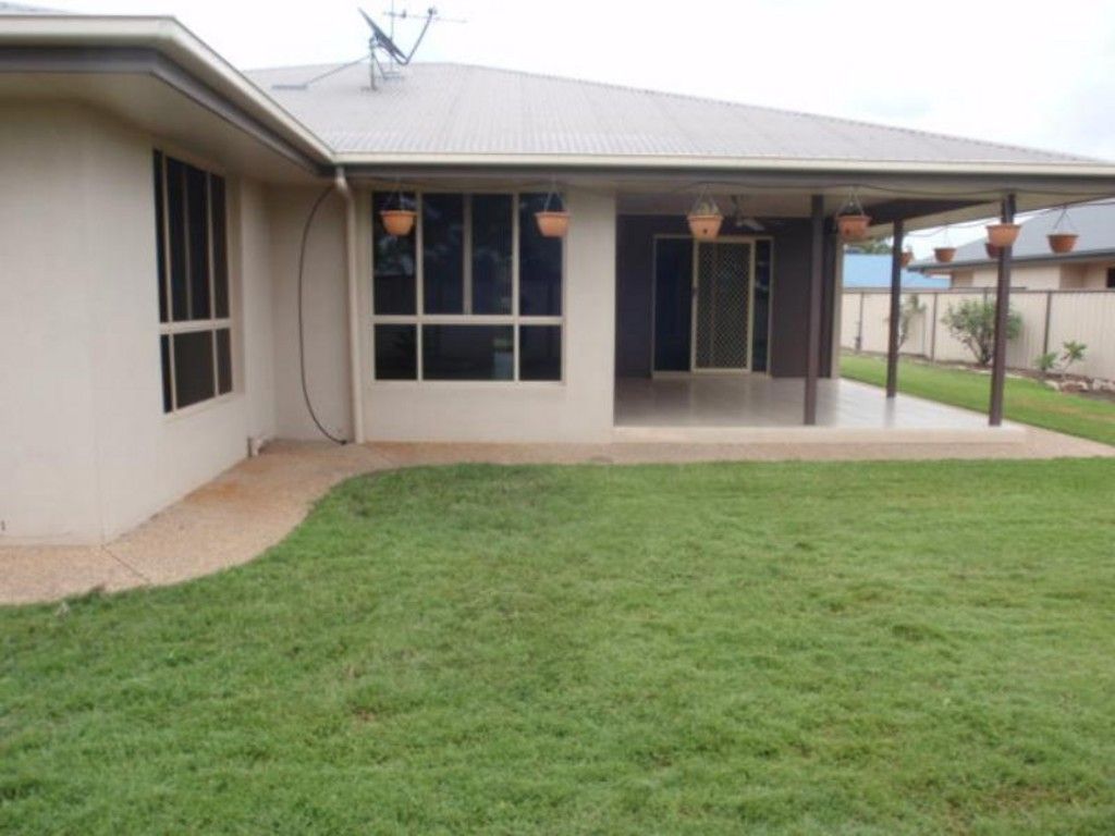 19 Callaghan Street, EMERALD, QLD 4720