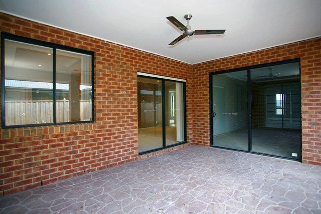 21 Lotus Drive, CRANBOURNE SOUTH, VIC 3977