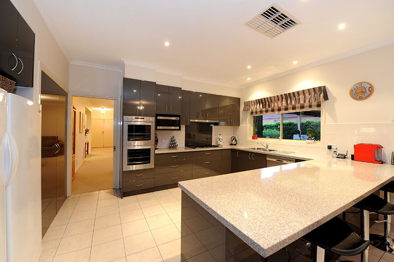 4 Highview Court, LYSTERFIELD, VIC 3156