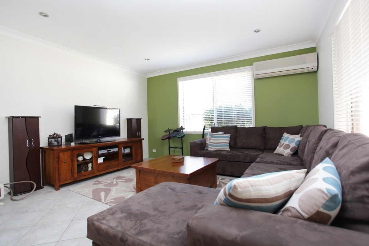 1 Carex Close, GLENMORE PARK, NSW 2745