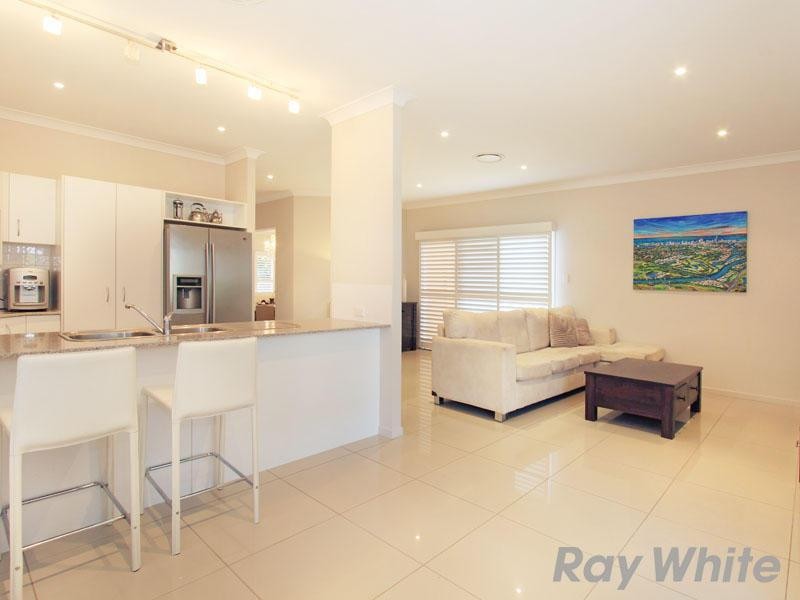 63 Petrie Crescent, ASPLEY, QLD 4034
