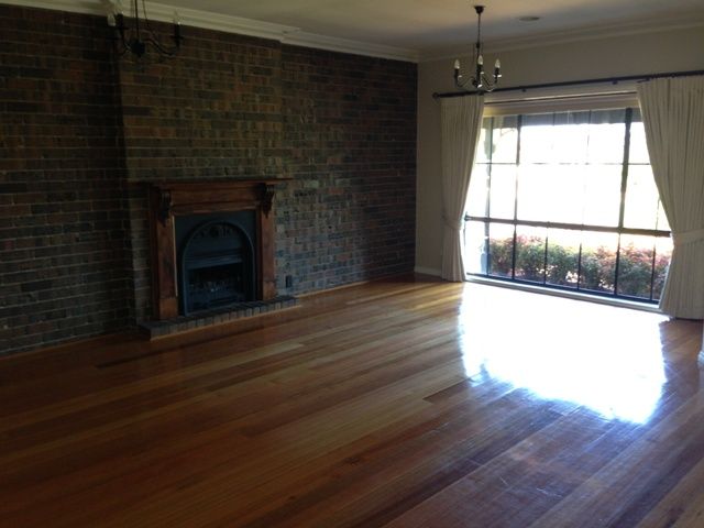 17 Nepean Court, TAYLORS LAKES, VIC 3038
