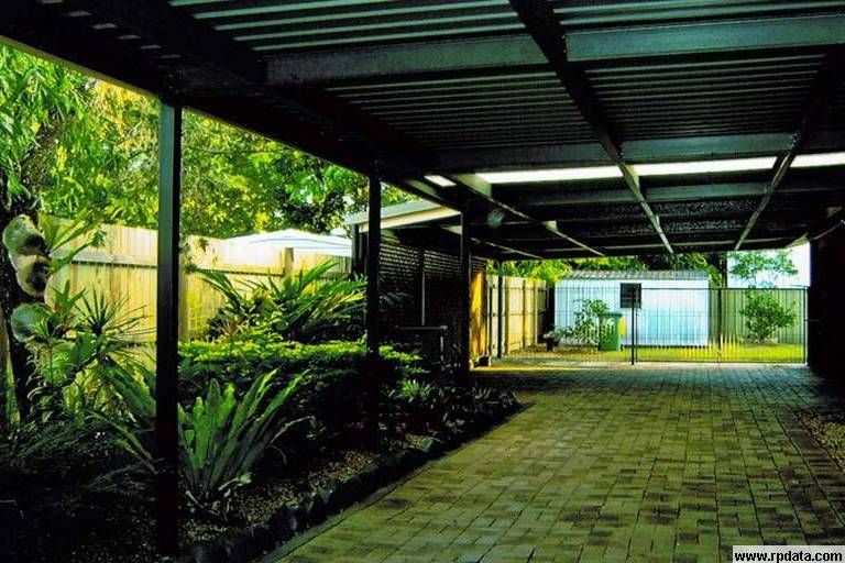 HOLLOWAYS BEACH, QLD 4878