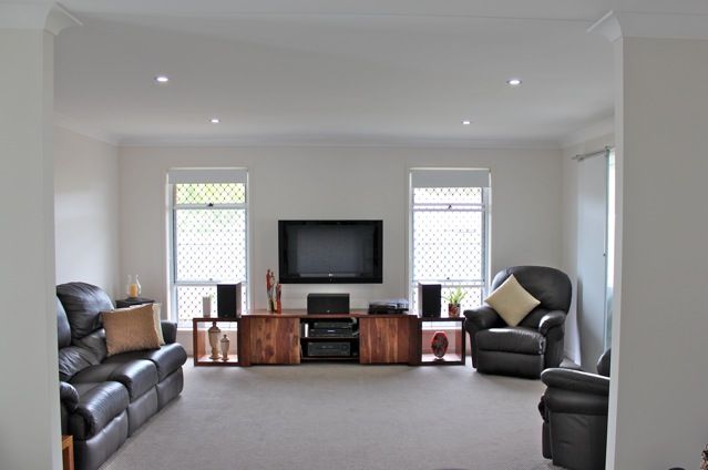 15 Kurrajong Crescent, MERIDAN PLAINS, QLD 4551