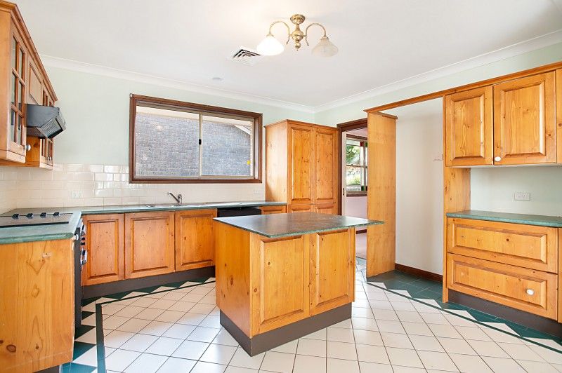111 Weblands Street, ABERGLASSLYN, NSW 2320