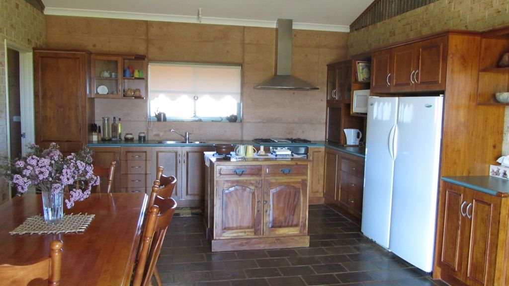 1 Dixon Place, WHITE PEAK, WA 6532