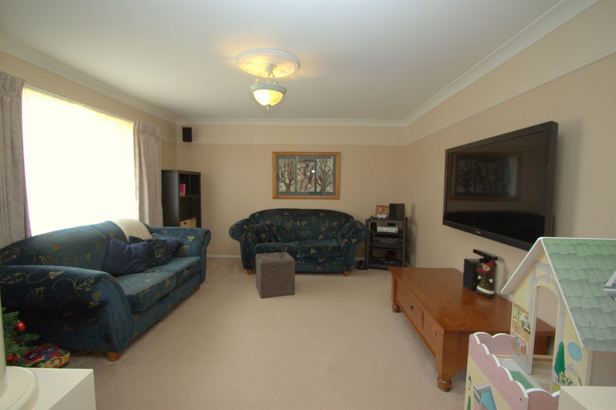 21 Mengel Court, MIDDLE RIDGE, QLD 4350