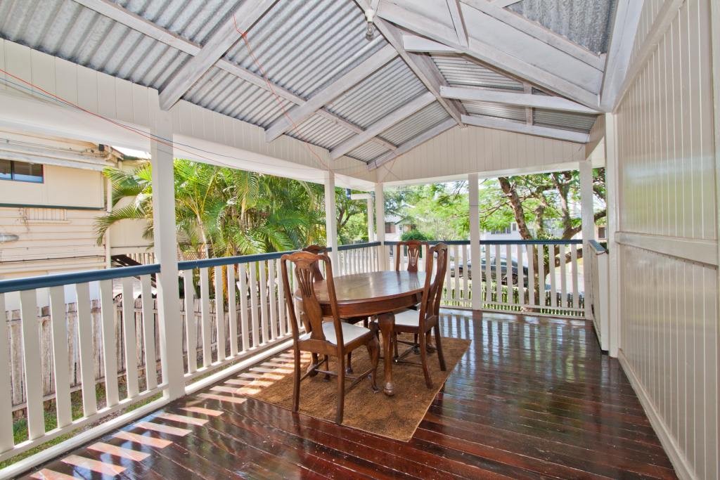 54 Sunbeam Street, FAIRFIELD, QLD 4103