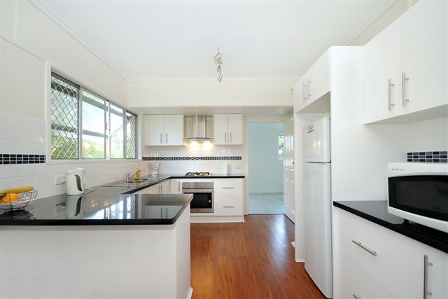 30 Geoffrey Street, MOUNT LOFTY, QLD 4350